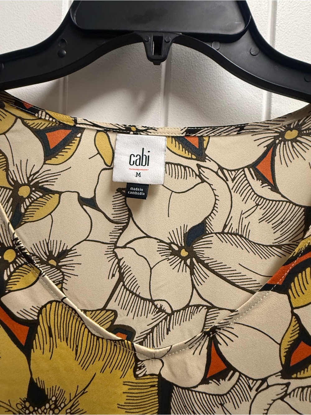 CAbie Cream Yellow Orange Floral Top Blouse Size M Ruched Sleeve V Neck EUC - Picture 2 of 10